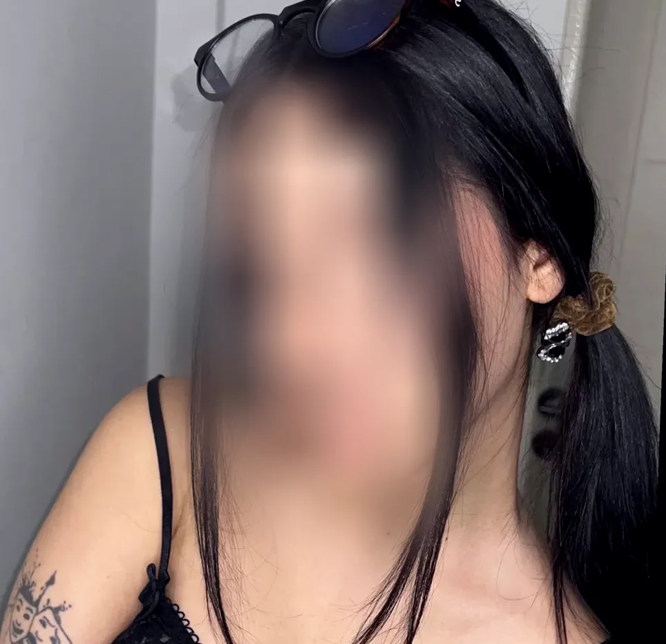 Daniela, 22