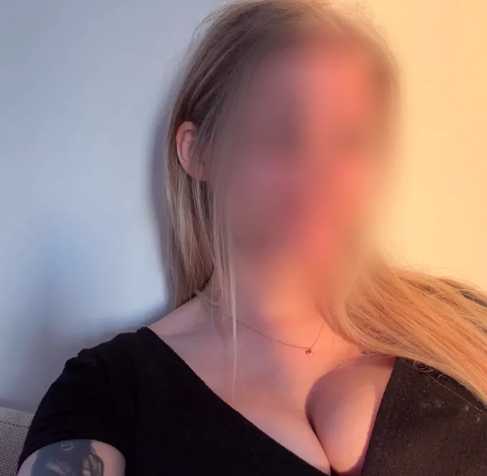 Leonie, 25