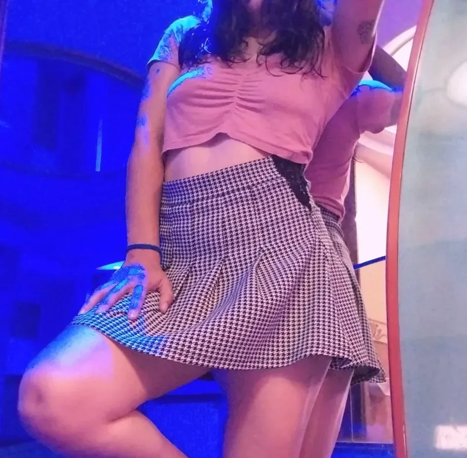 Leonie, 35