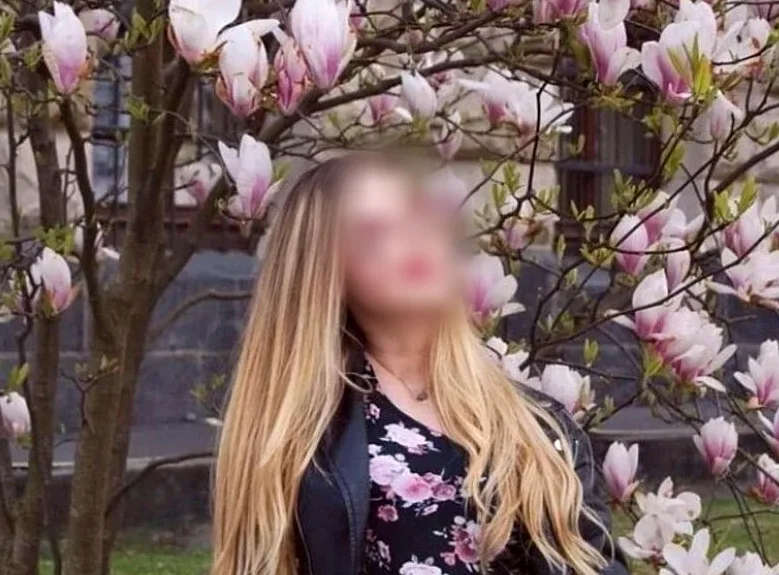 Vanessa, 25